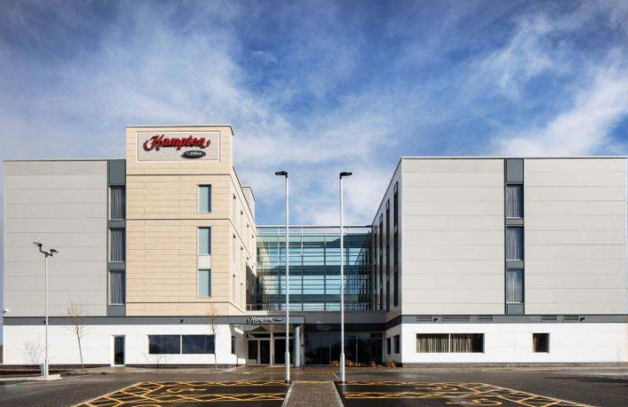 《天九娱乐在全球》系列报道之一——英国布里斯托机场希尔顿欢朋酒店